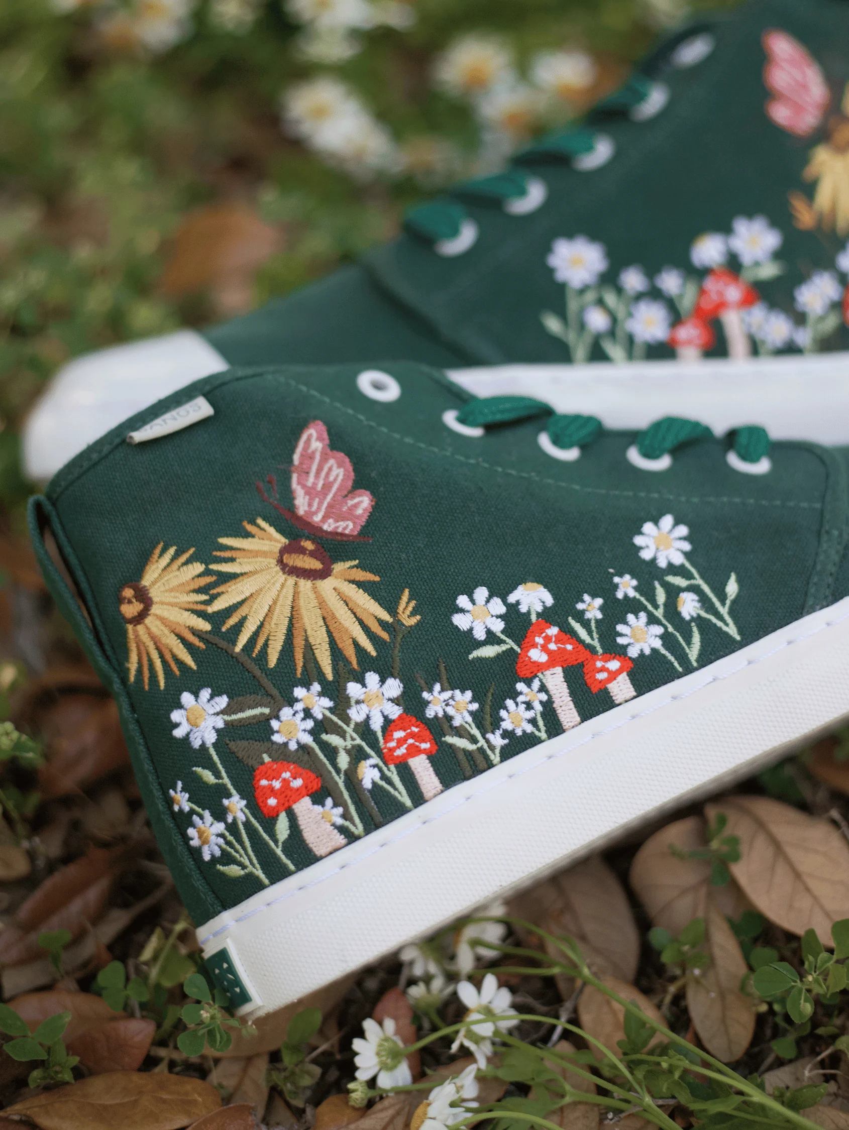 Fluttering Fields High Top